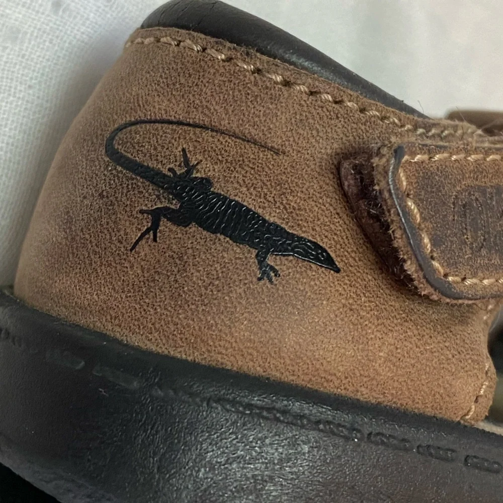 OshKosh‎ Shoes Boys Size 3M Sandal’s Brown Velcro